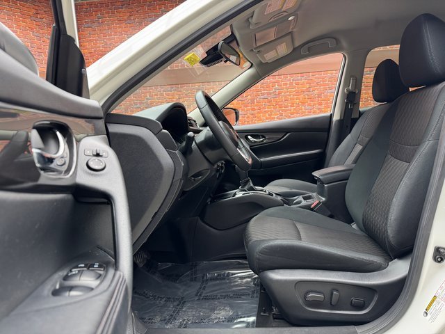 Used 2020 Nissan Rogue SV w/ Premium Package image 24