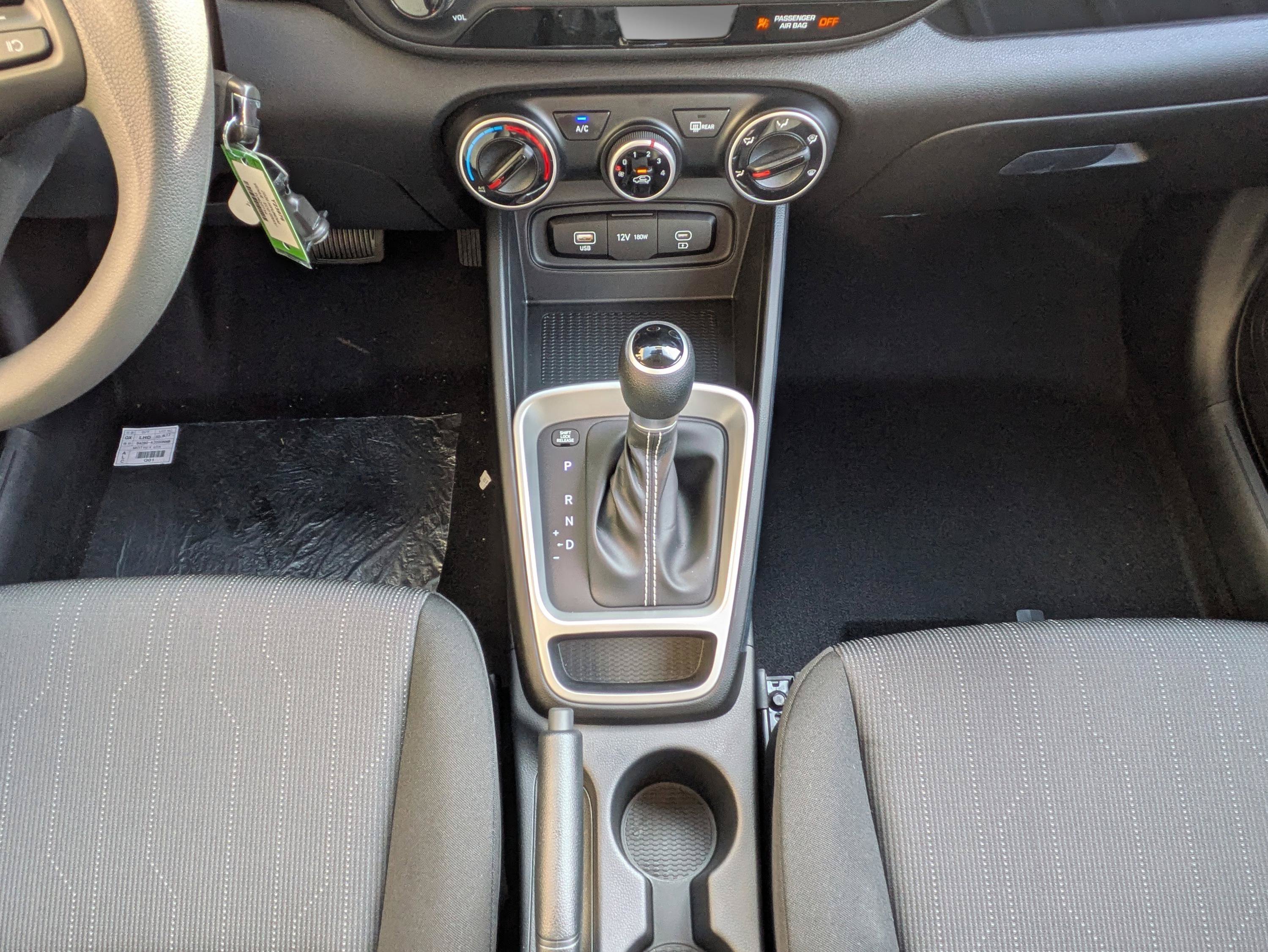 New 2026 Hyundai Venue SE FWD image 19