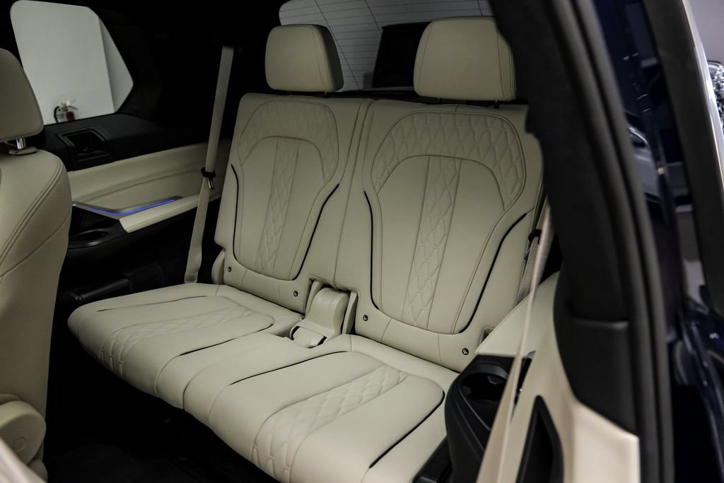 Used 2024 BMW ALPINA XB7 AWD/4WD image 38