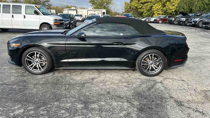 Used 2017 Ford Mustang Premium RWD image 3