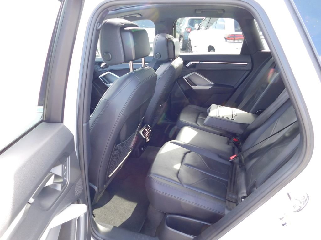 Used 2023 Audi Q3 2.0T Premium image 12