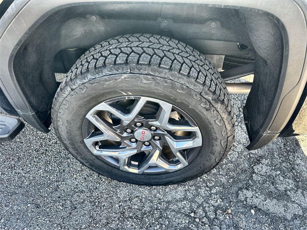 New 2026 GMC Sierra 1500 SLT image 12