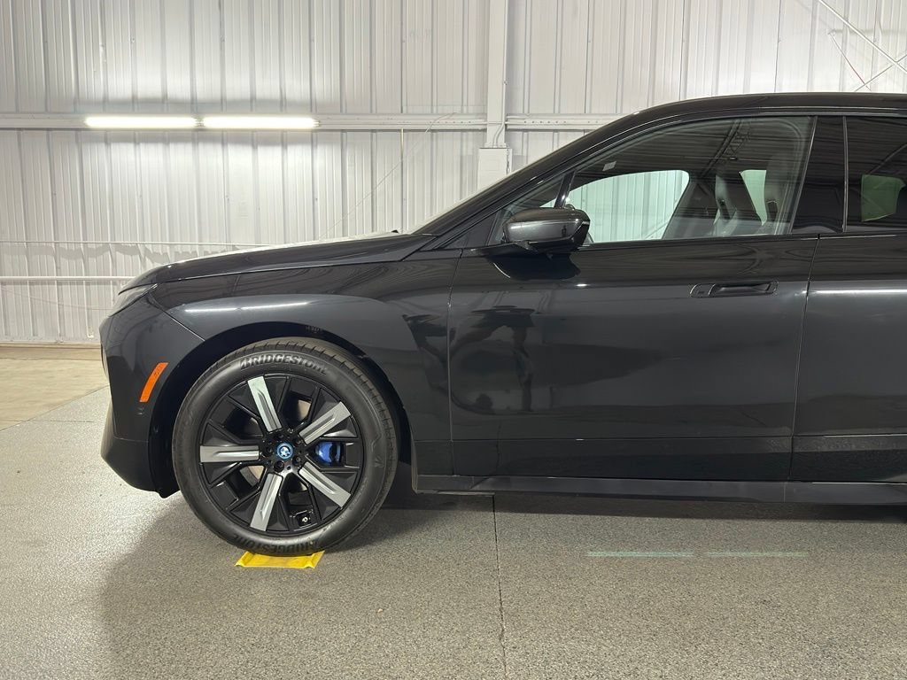 Used 2023 BMW iX xDrive50 w/ Sport Package AWD/4WD image 14