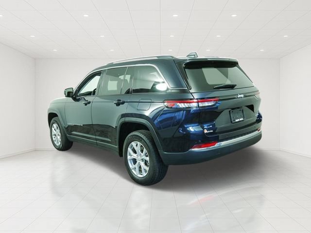 Used 2023 Jeep Grand Cherokee Limited w/ Trailer Tow Prep Group (B) AWD/4WD image 5