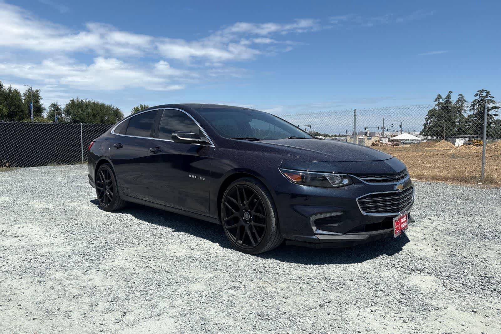 Used 2016 Chevrolet Malibu LT w/ Leather Package FWD image 10