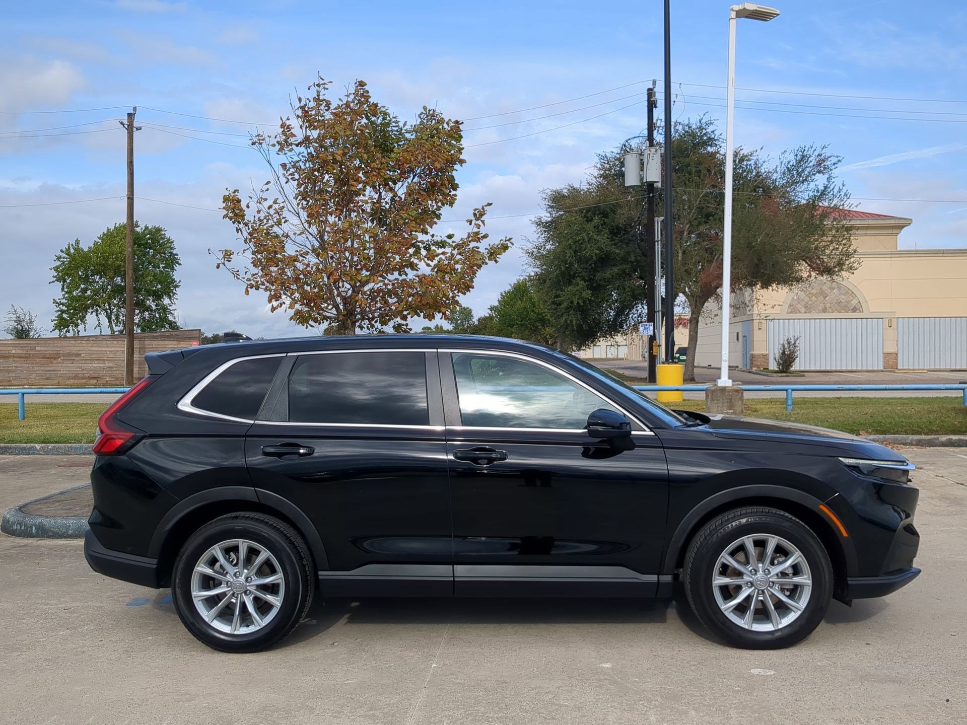 Certified 2024 Honda CR-V EX image 2