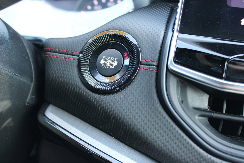 Used 2025 Jeep Compass Trailhawk w/ Trailer Tow Group image 40