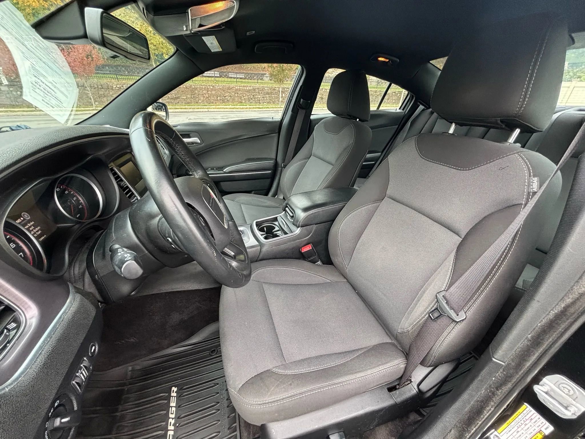 Used 2017 Dodge Charger SE w/ Popular Equipment Group image 17