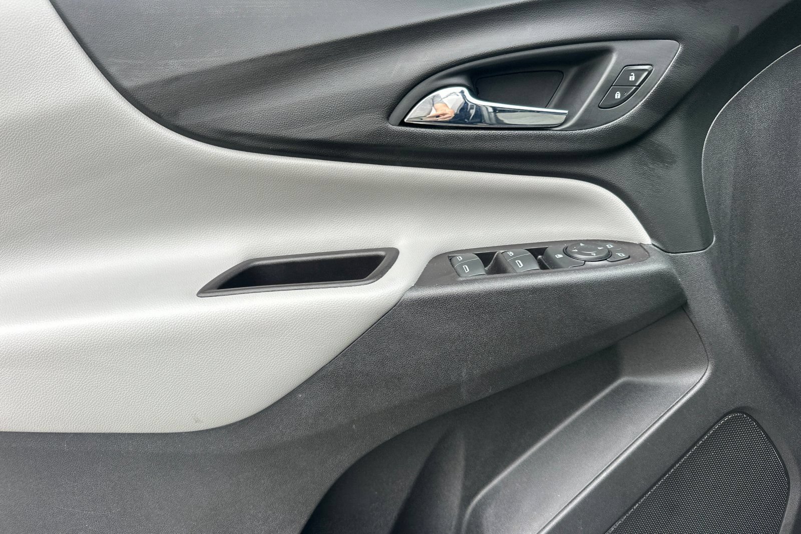 Used 2020 Chevrolet Equinox LS FWD image 11