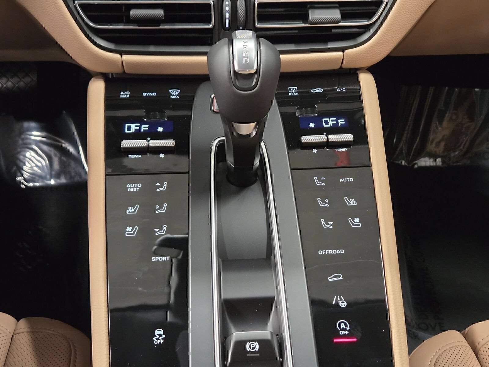Certified 2026 Porsche Macan AWD/4WD image 21