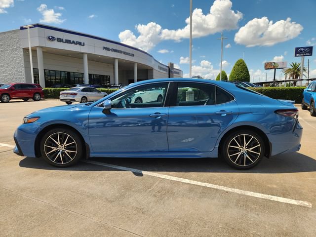 Used 2024 Toyota Camry SE w/ Cold Weather Package FWD image 4