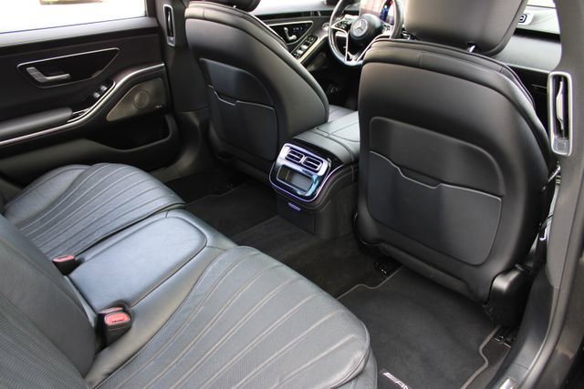 Used 2022 Mercedes-Benz S 500 4MATIC w/ AMG Line Package image 15