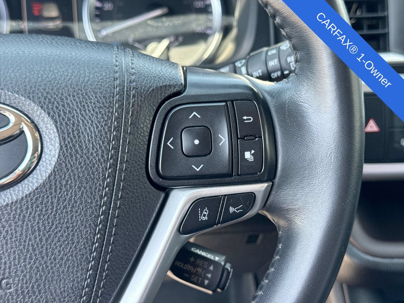 Used 2019 Toyota Highlander XLE w/ Carpet Mat Package (TMS) AWD/4WD image 27