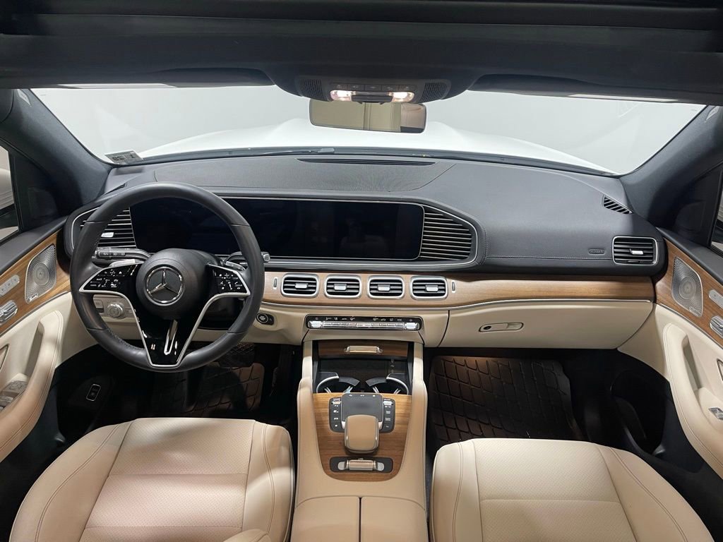 Used 2024 Mercedes-Benz GLS 450 4MATIC image 31