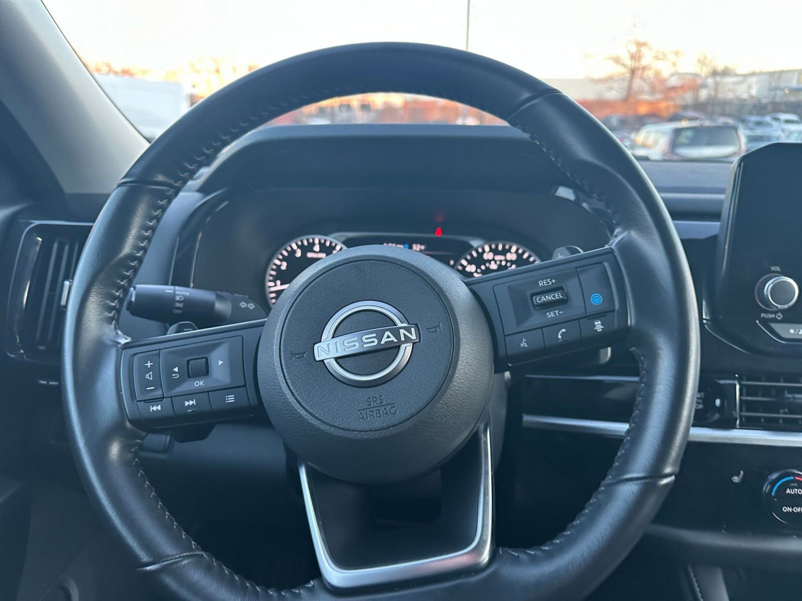 Used 2025 Nissan Pathfinder SV image 28