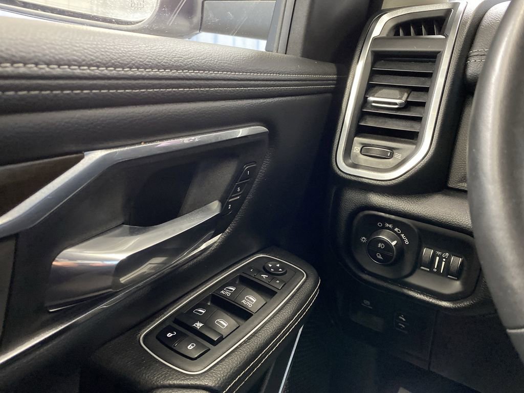 Used 2022 RAM 1500 Laramie AWD/4WD image 22