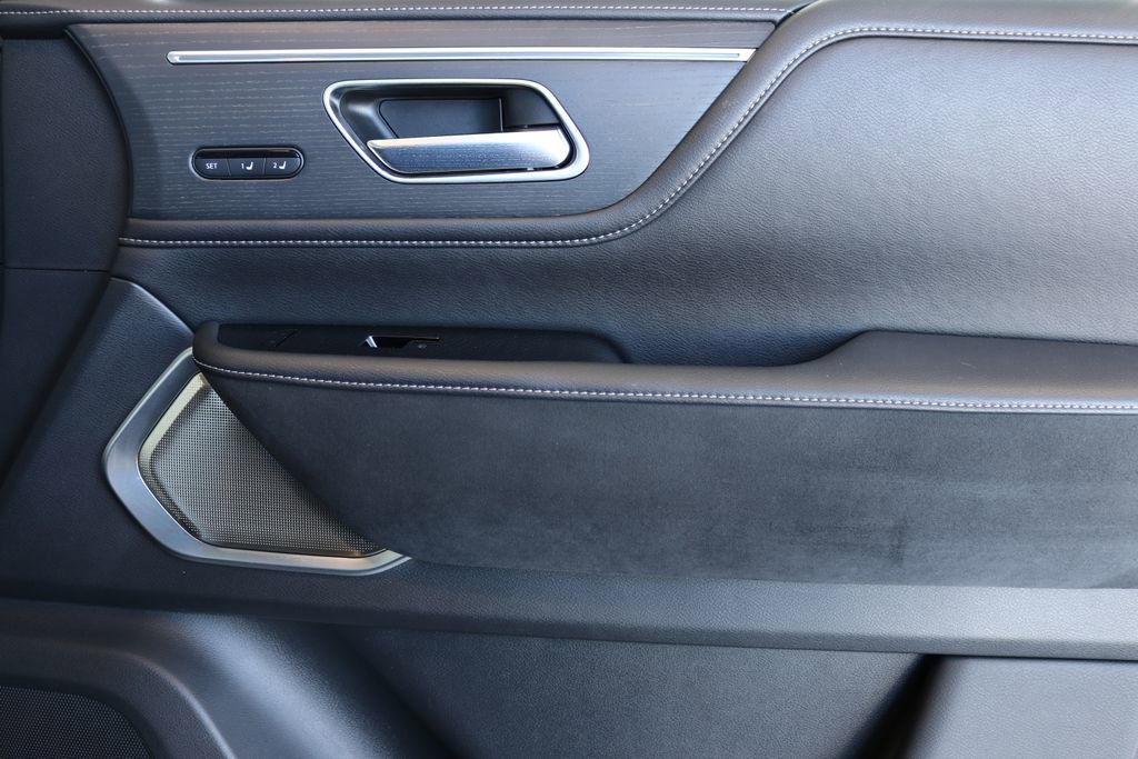 Certified 2025 INFINITI QX80 Sensory image 36