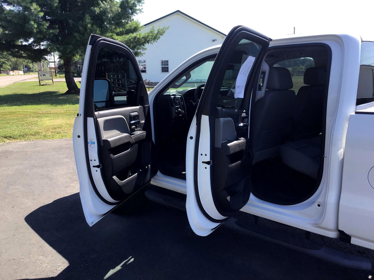 Used 2019 Chevrolet Silverado 2500 W/T w/ Snow Plow Prep Package image 31