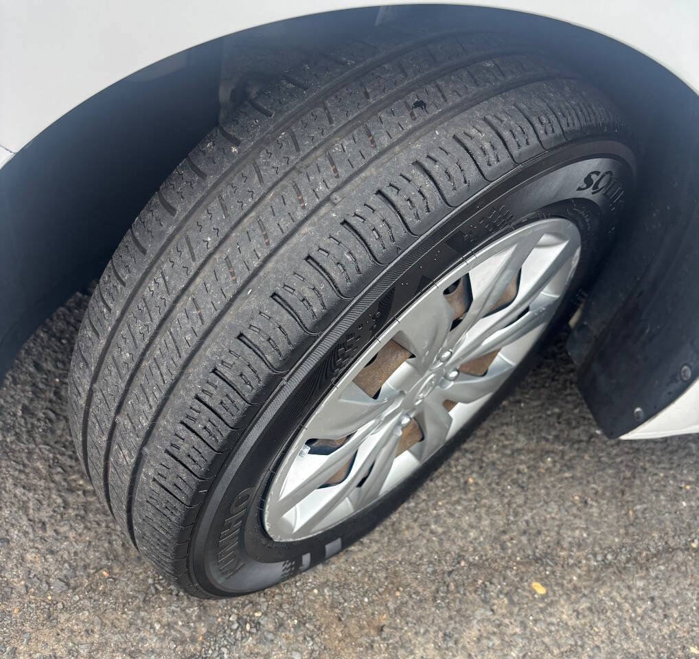 Used 2018 Hyundai Accent SE FWD image 9