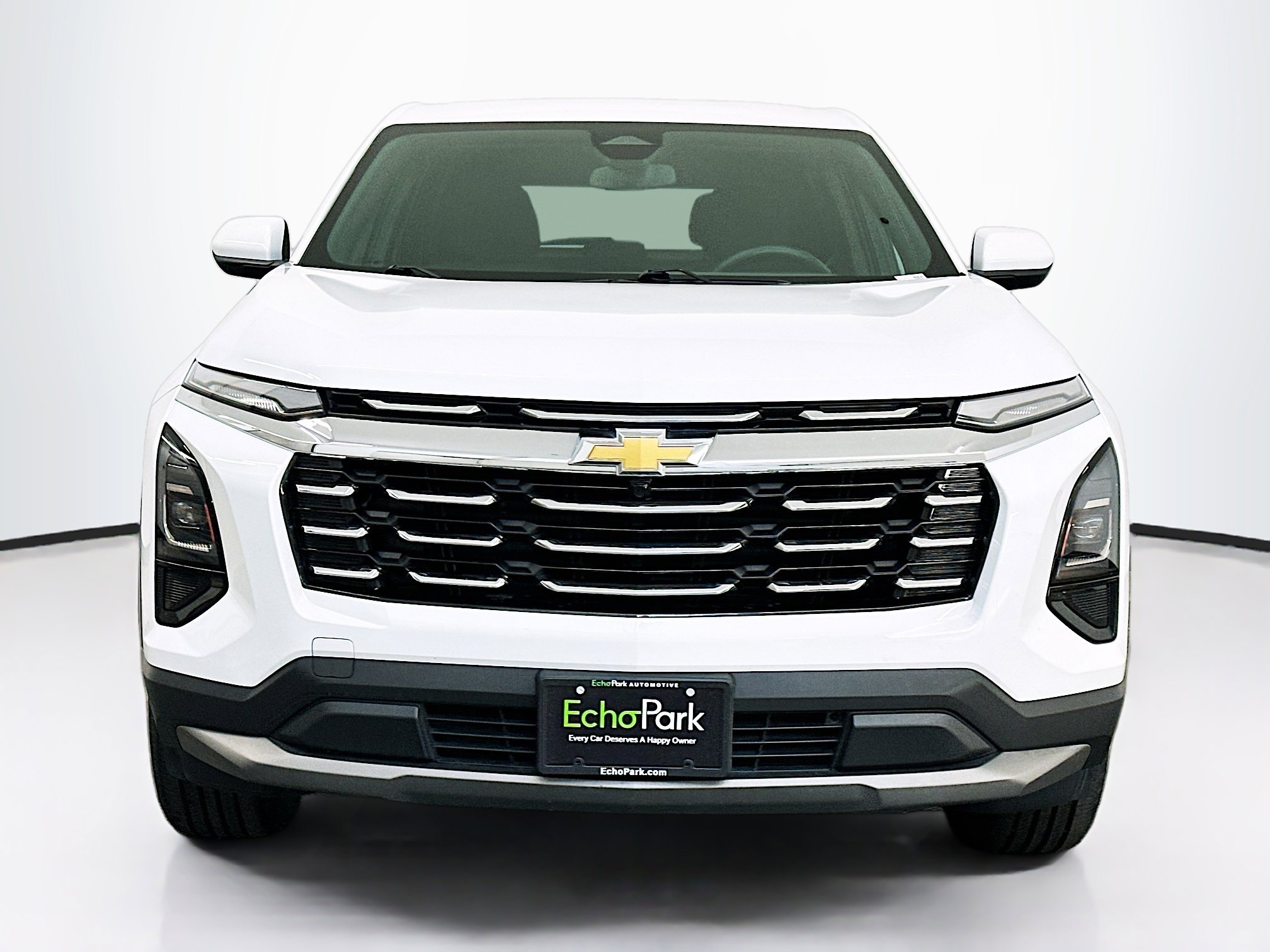 Used 2025 Chevrolet Equinox LT image 2