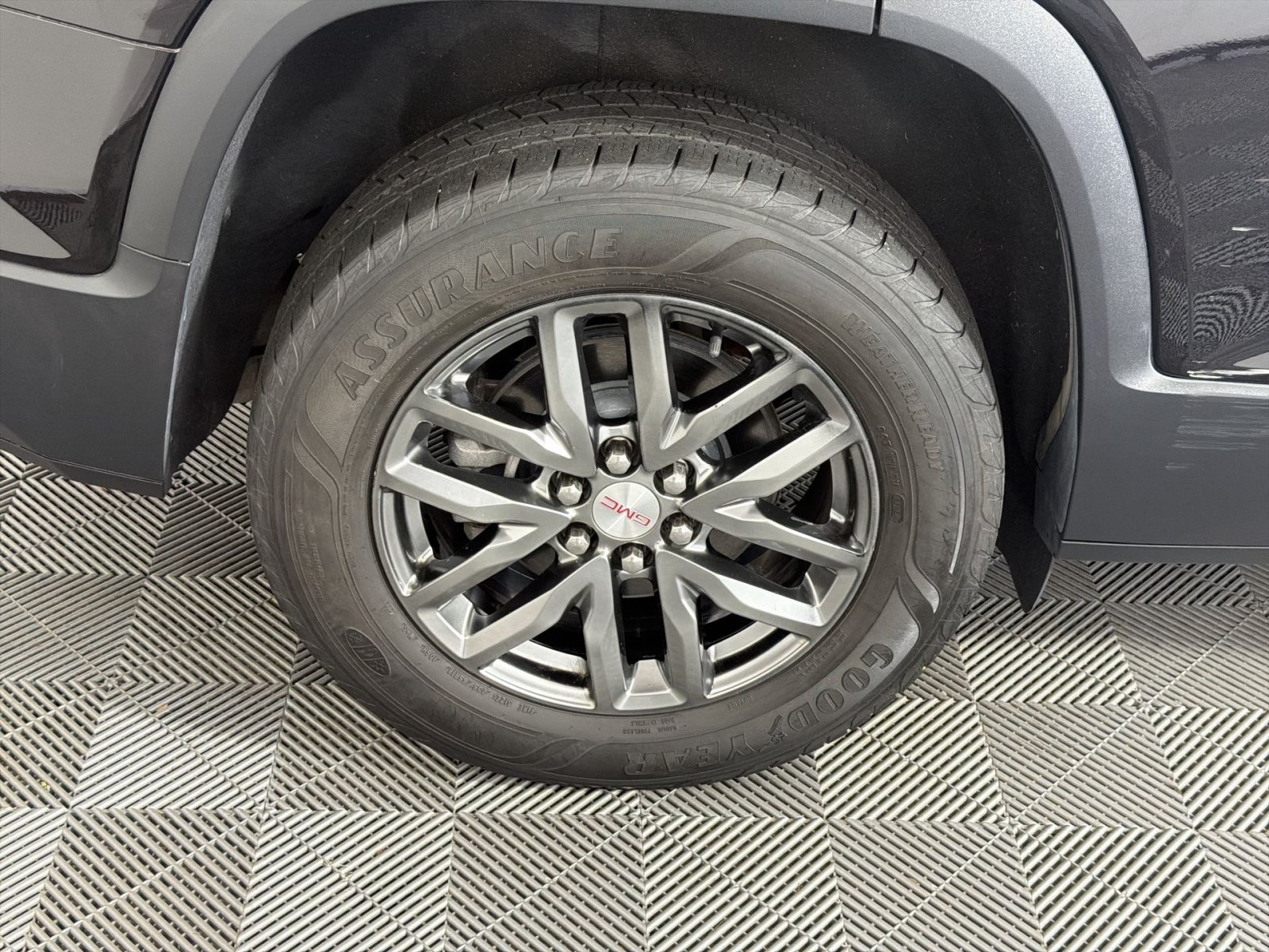Used 2017 GMC Acadia SLT FWD image 12