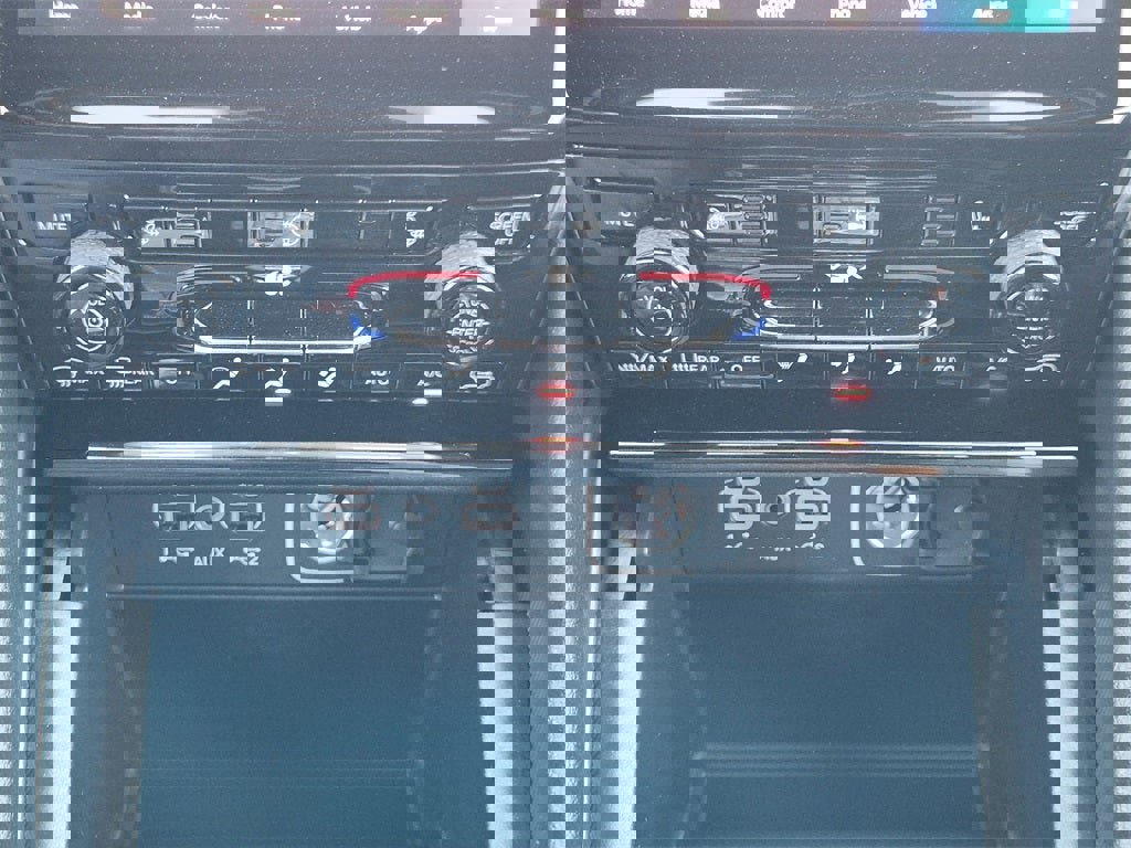 New 2025 Jeep Grand Cherokee L Limited w/ Black Appearance Package image 15