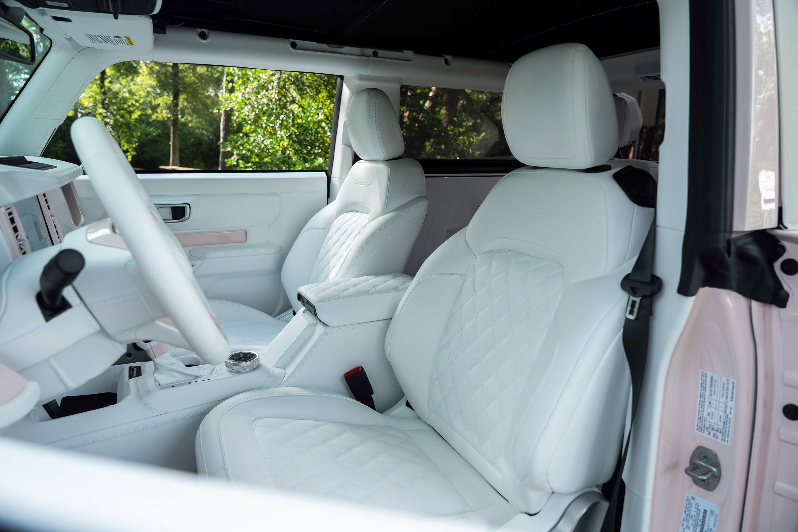 Used 2025 Ford Bronco Badlands image 17