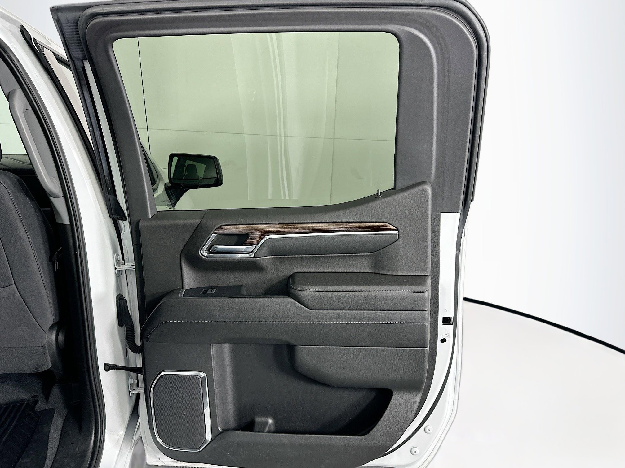 Used 2023 GMC Sierra 1500 Elevation image 28