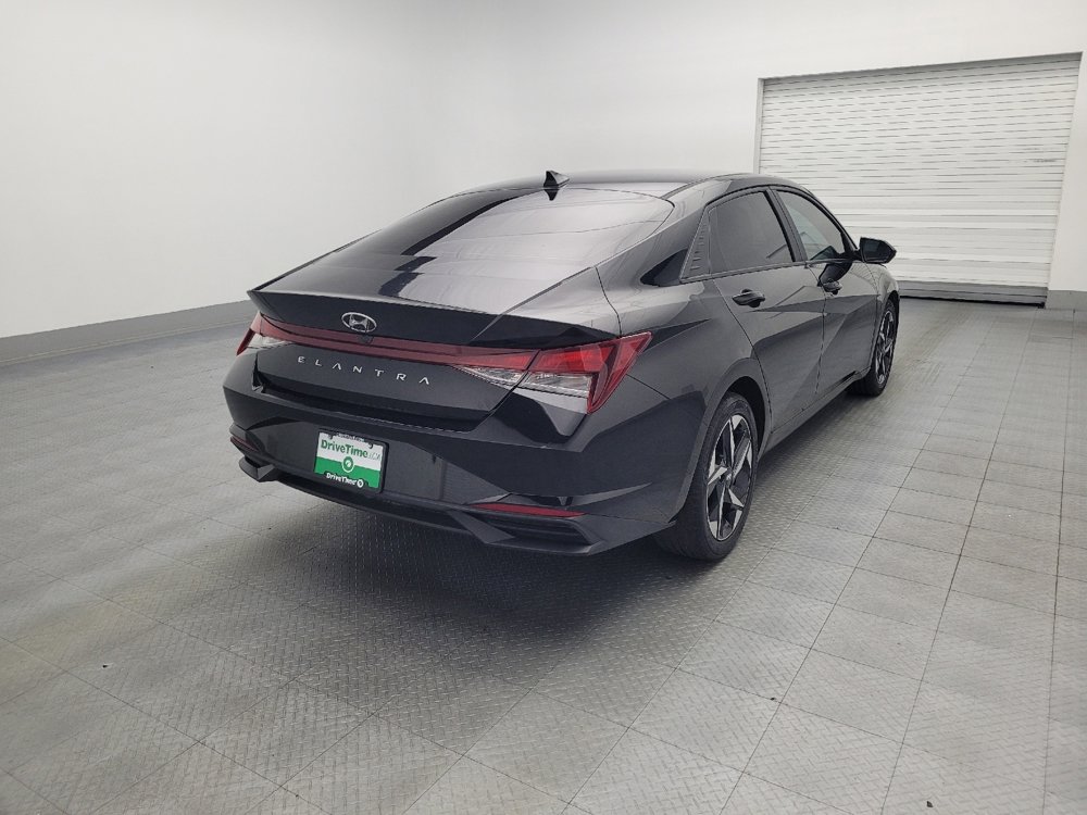 Used 2023 Hyundai Elantra SEL w/ Convenience Package image 9