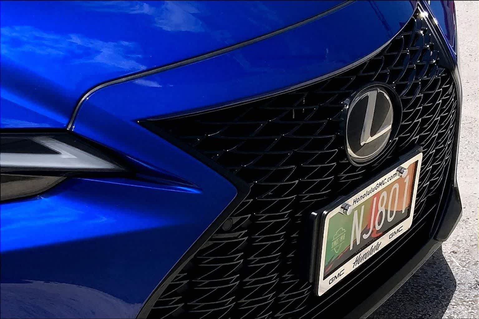 Used 2023 Lexus IS 500 RWD image 33
