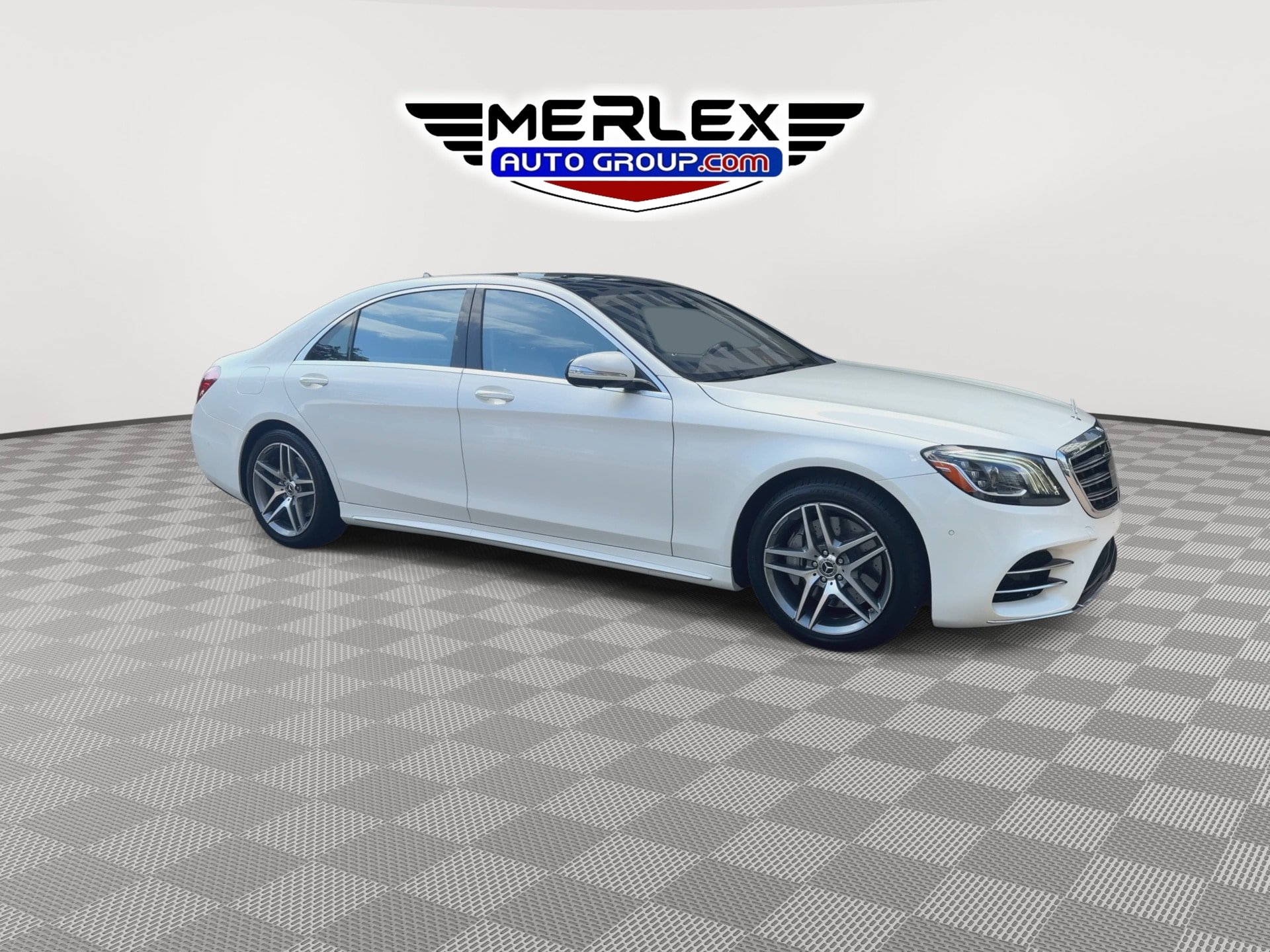 Used 2019 Mercedes-Benz S 560 4MATIC Sedan w/ AMG Line Exterior image 2