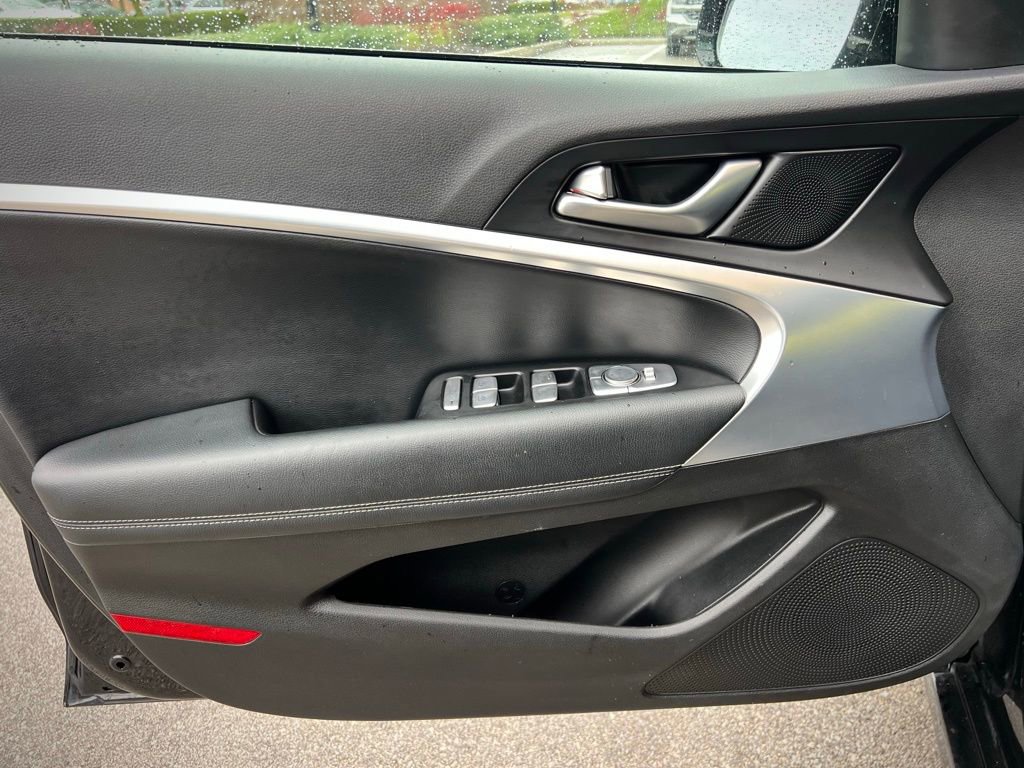 Used 2022 Genesis G70 2.0T image 34