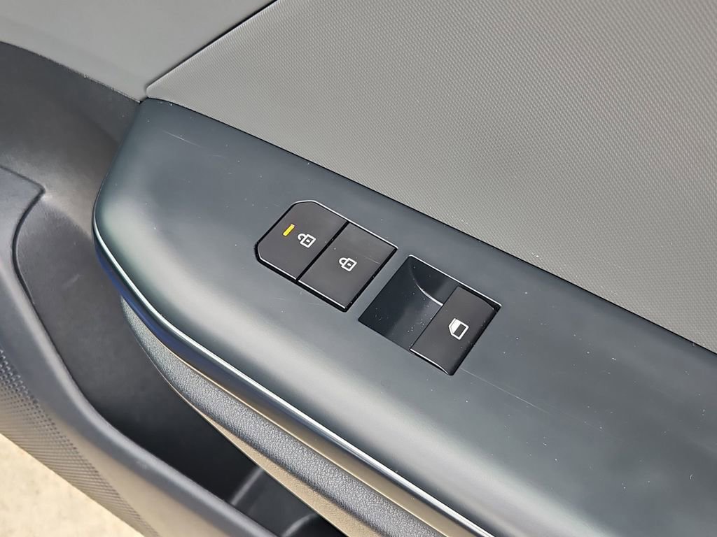 Used 2025 Kia K4 LXS image 33