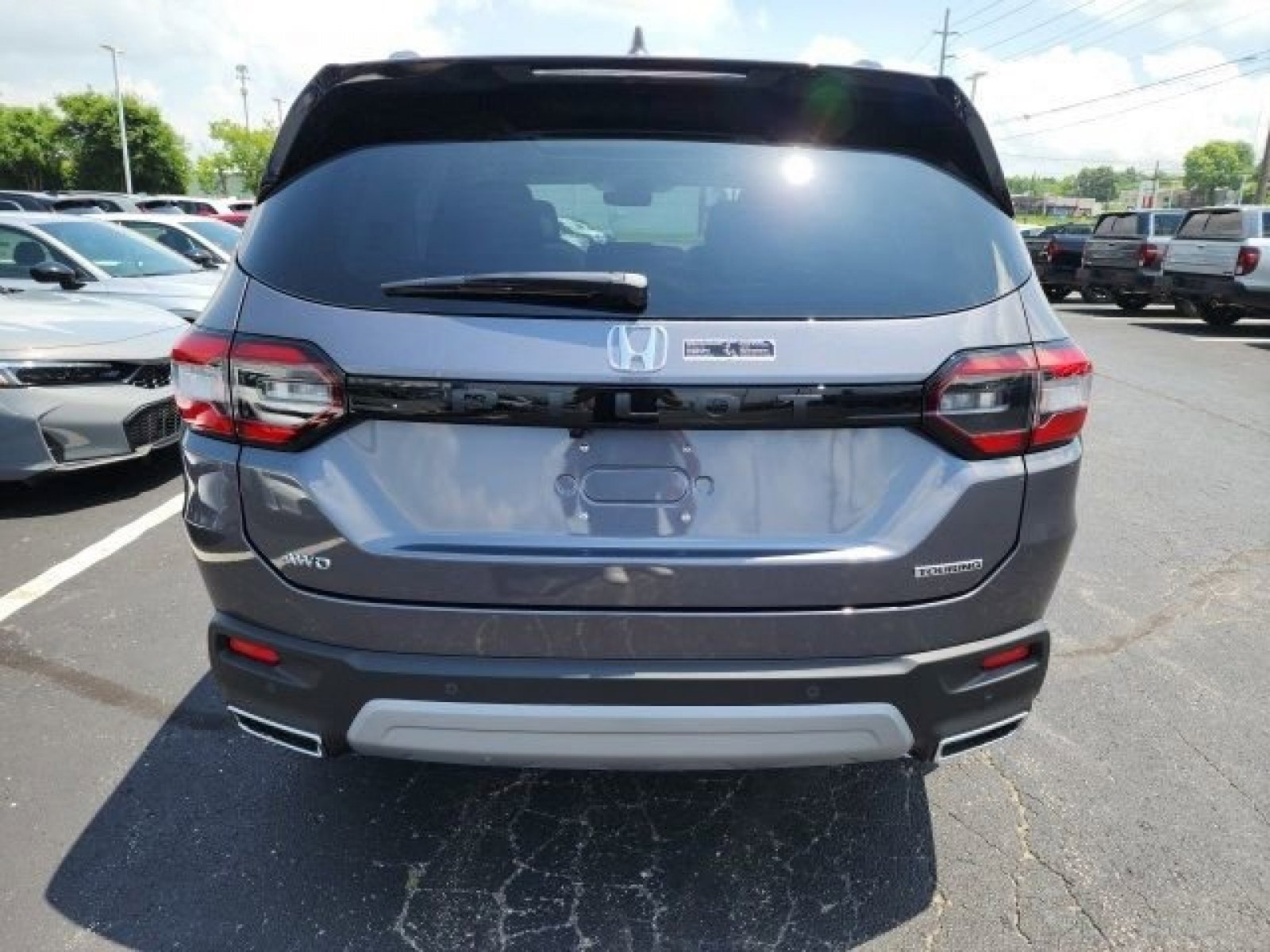 New 2025 Honda Pilot Touring image 6