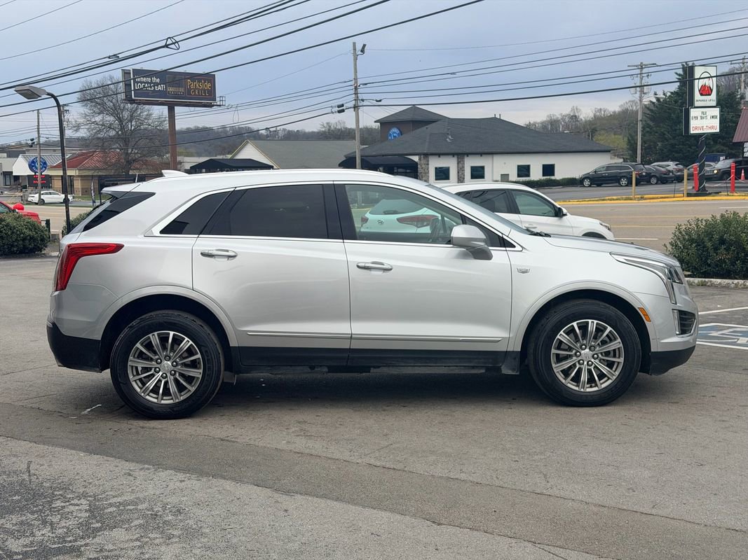 Used 2017 Cadillac XT5 Luxury w/ Driver Awareness Package AWD/4WD image 7