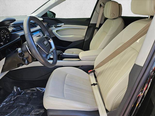 Certified 2024 Audi Q8 e-tron Premium Plus w/ Premium Plus Package AWD/4WD image 20
