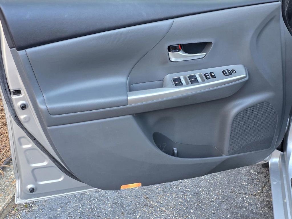 Used 2013 Toyota Prius V Five FWD image 31
