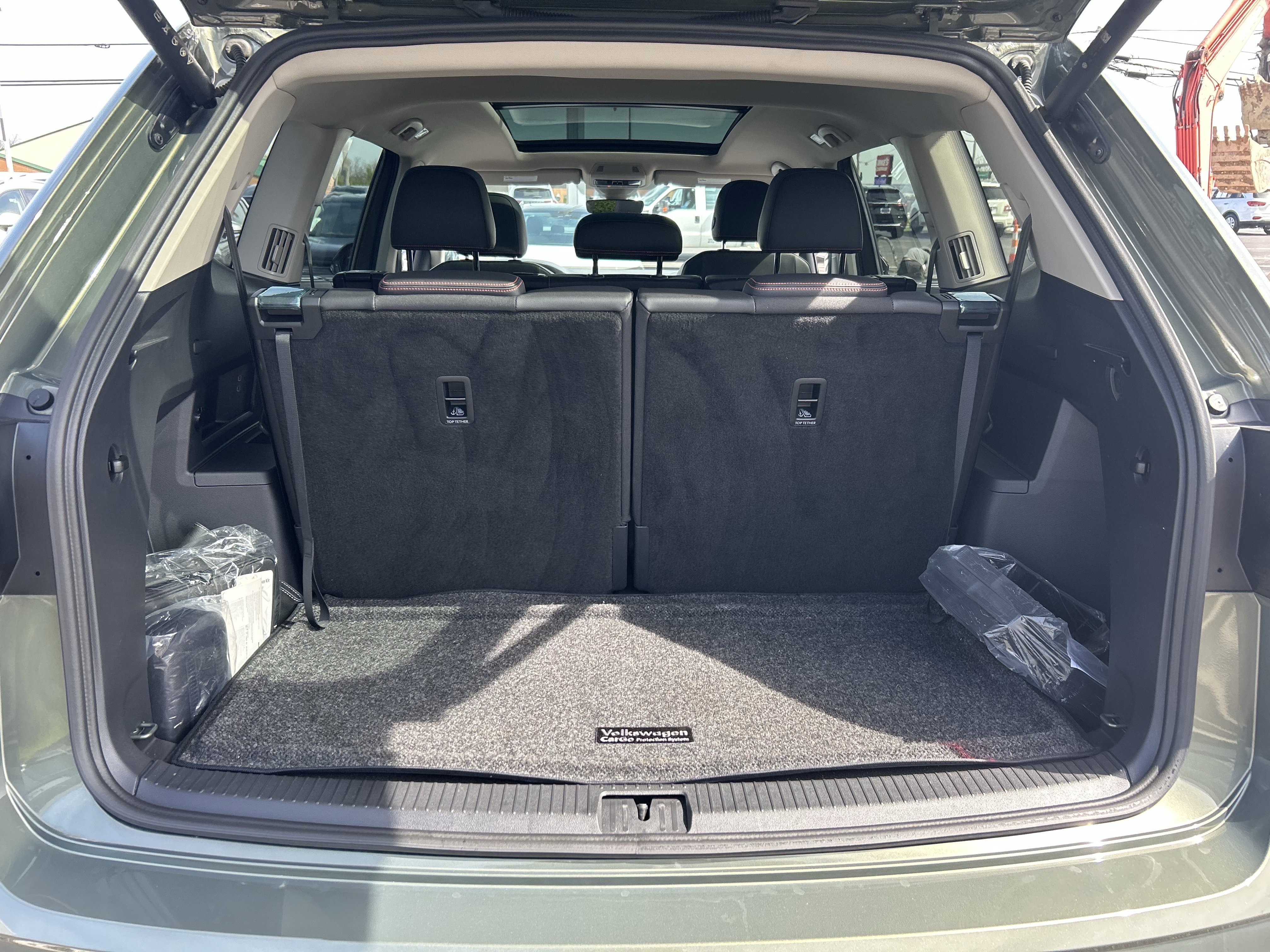 Certified 2025 Volkswagen Atlas Peak Edition SE AWD/4WD image 28