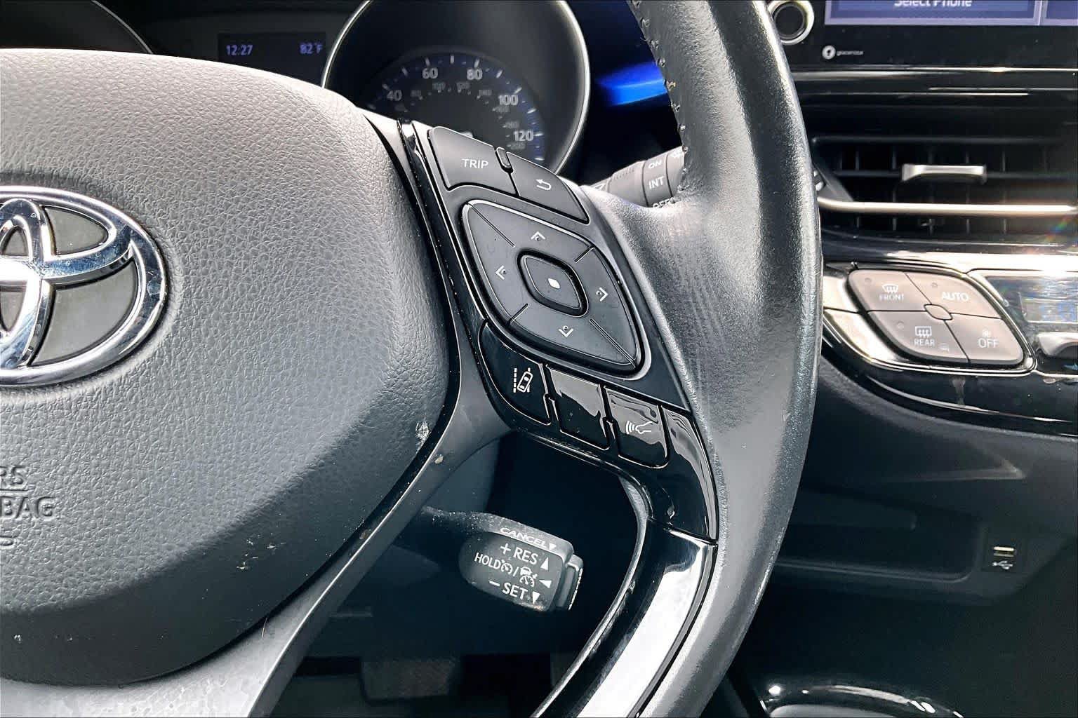 Used 2020 Toyota C-HR XLE FWD image 24