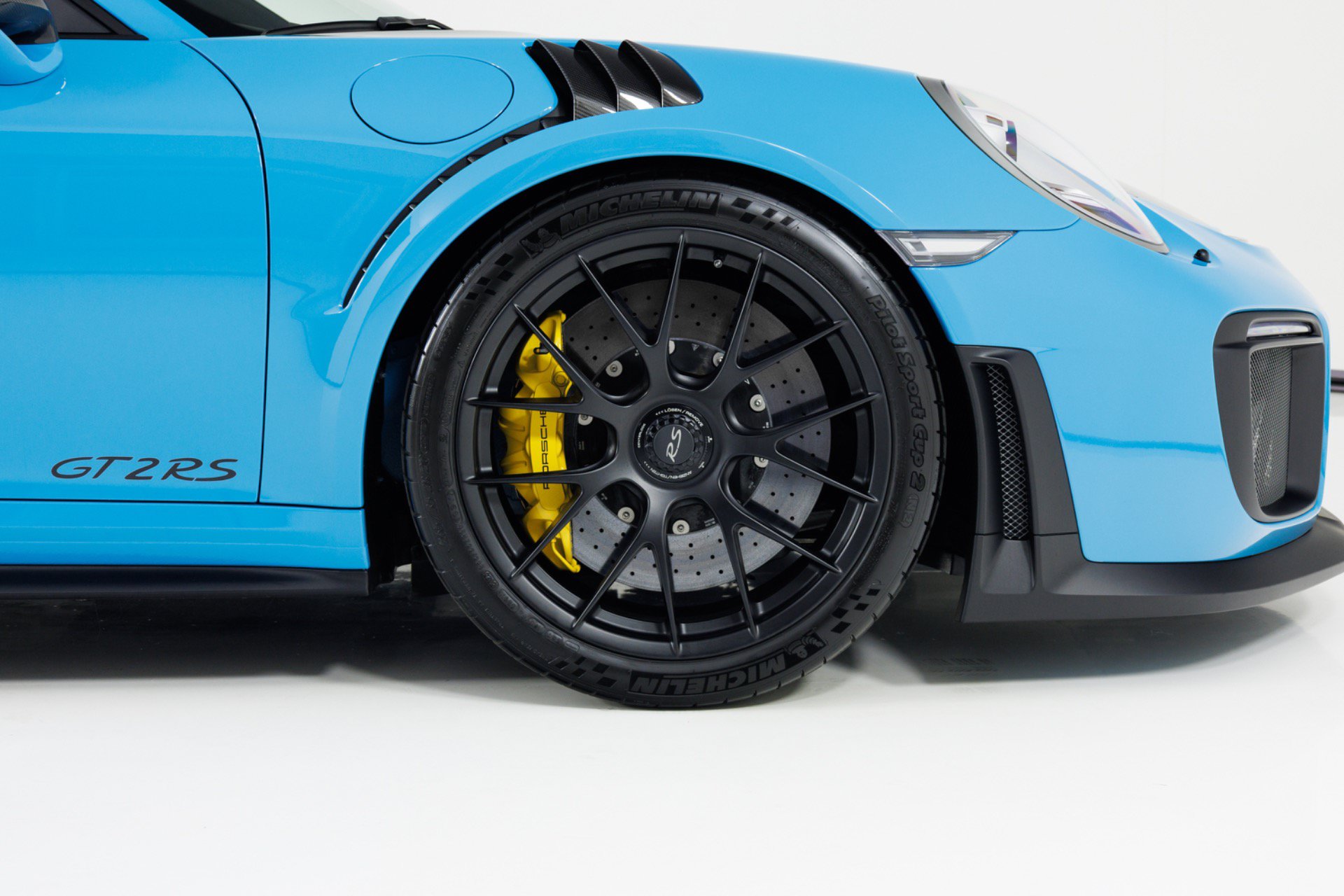 Used 2018 Porsche 911 GT2 RS RWD image 13