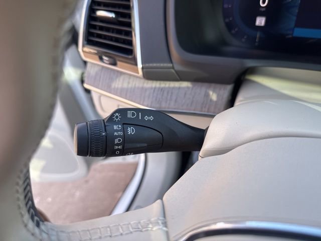 Used 2023 Volvo XC90 B6 Ultimate w/ Protection Package Premier image 21