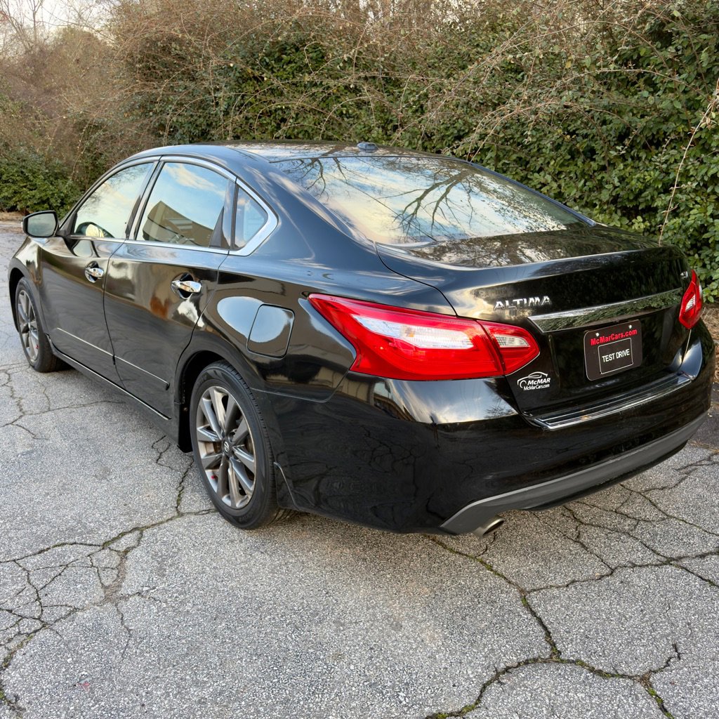 Used 2016 Nissan Altima 2.5 SV w/ Convenience Package FWD image 4
