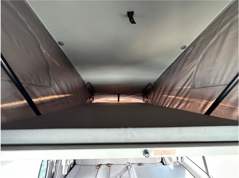Used 2003 Volkswagen Eurovan MV FWD image 26
