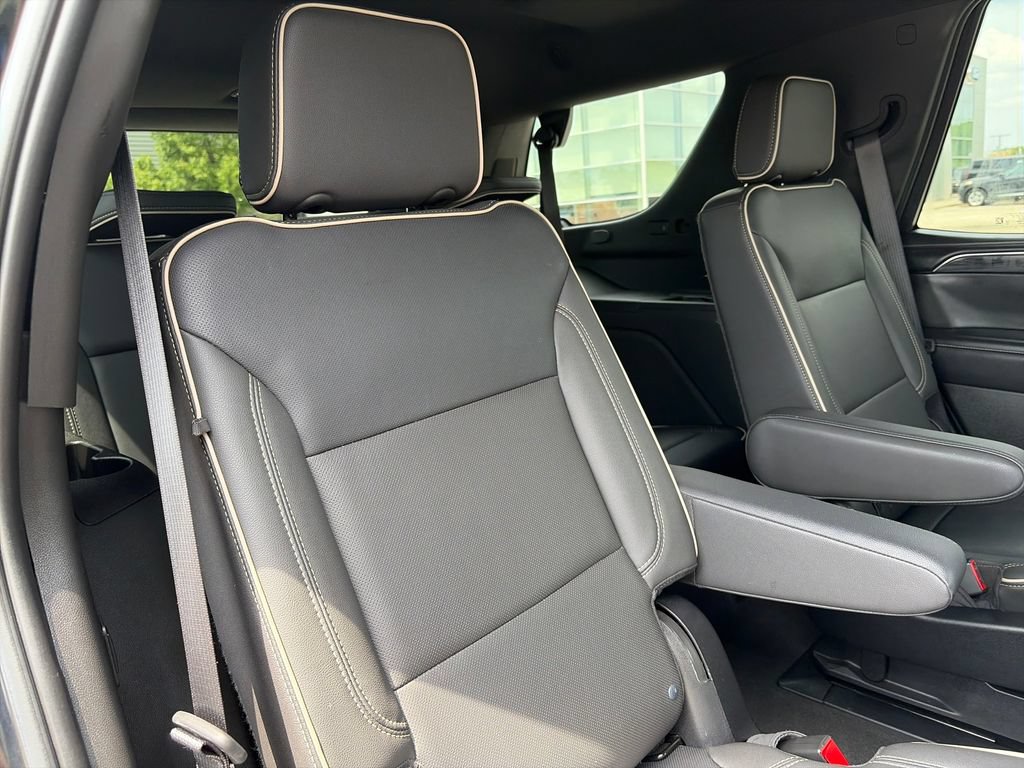 Used 2022 GMC Yukon SLT w/ SLT Luxury Package AWD/4WD image 32