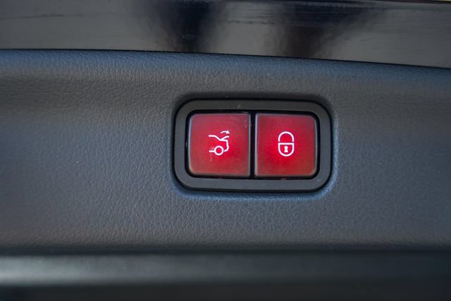 Used 2023 Mercedes-Benz C 300 4MATIC Sedan image 12