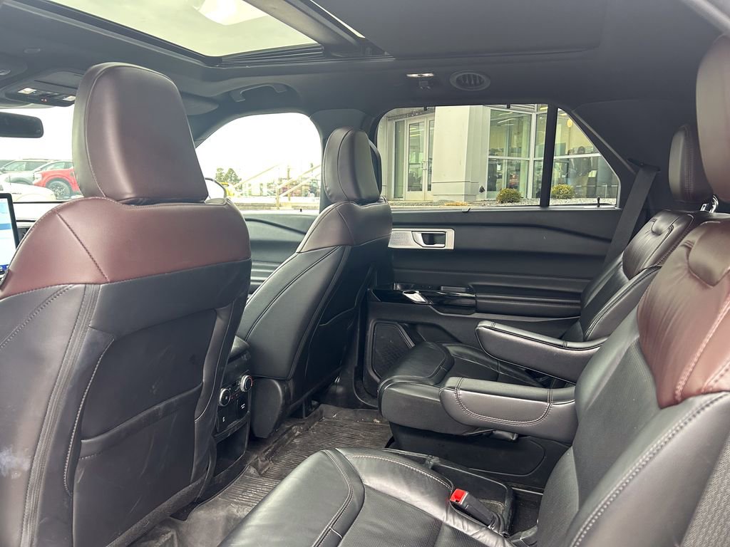 Used 2021 Ford Explorer Platinum w/ Equipment Group 601A image 14