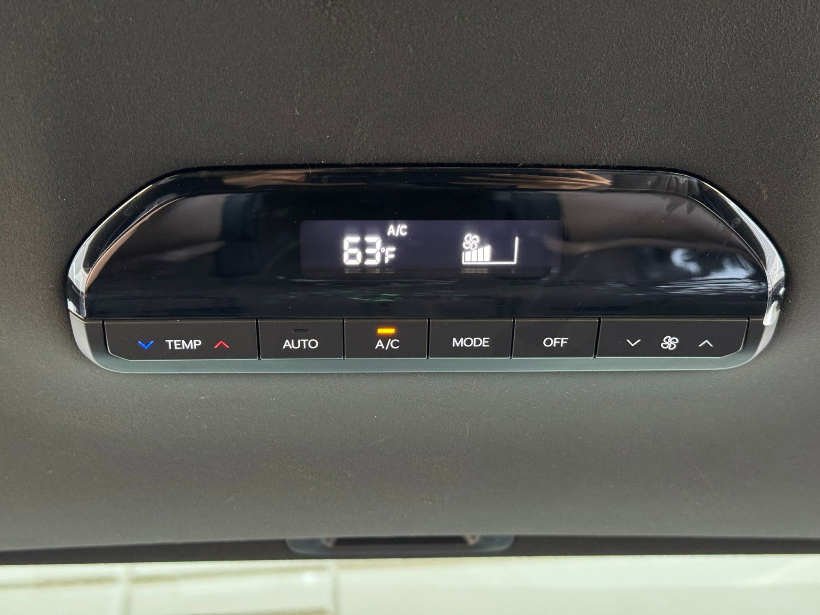 Used 2025 Kia EV9 GT-Line AWD/4WD image 36