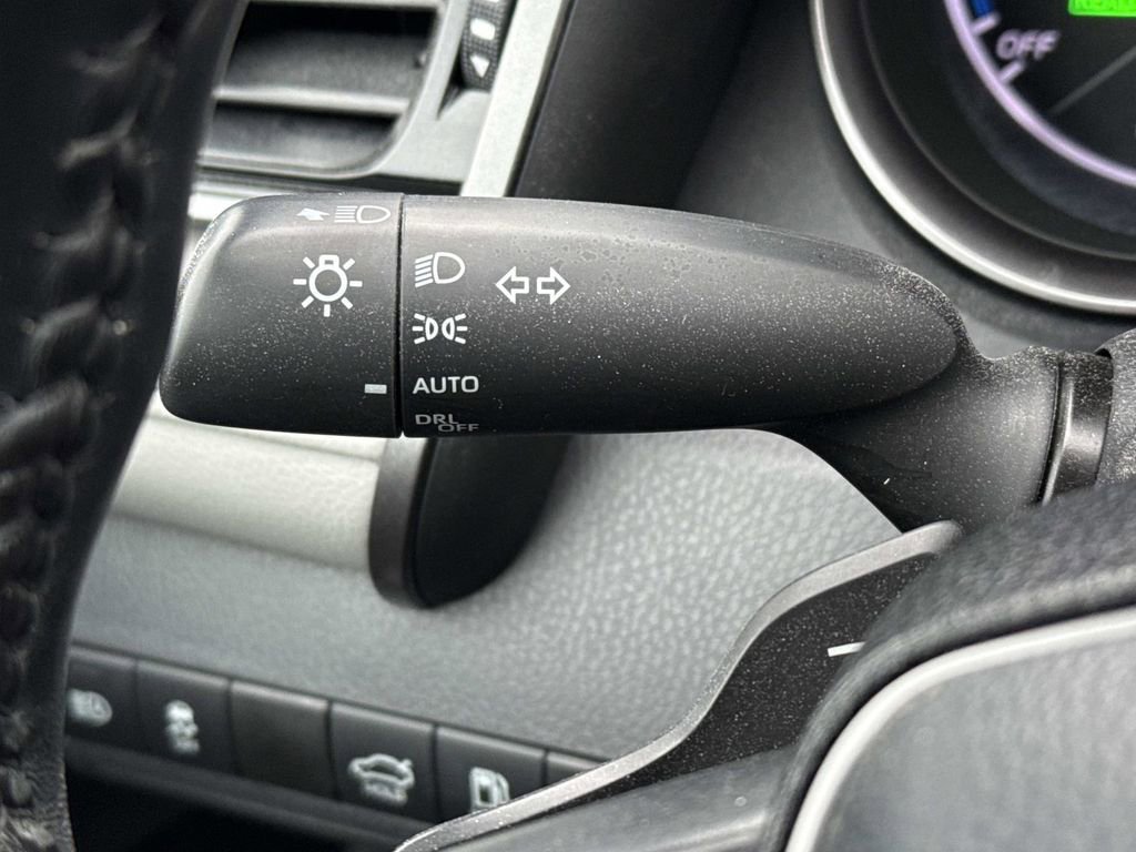Used 2021 Toyota Camry SE FWD image 23