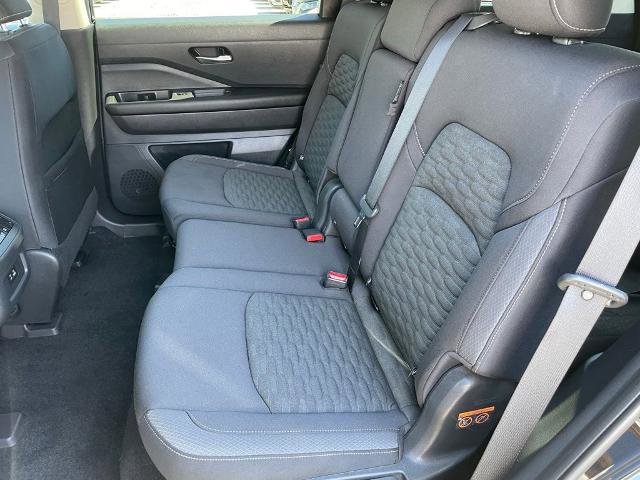 Certified 2023 Nissan Pathfinder SV image 5