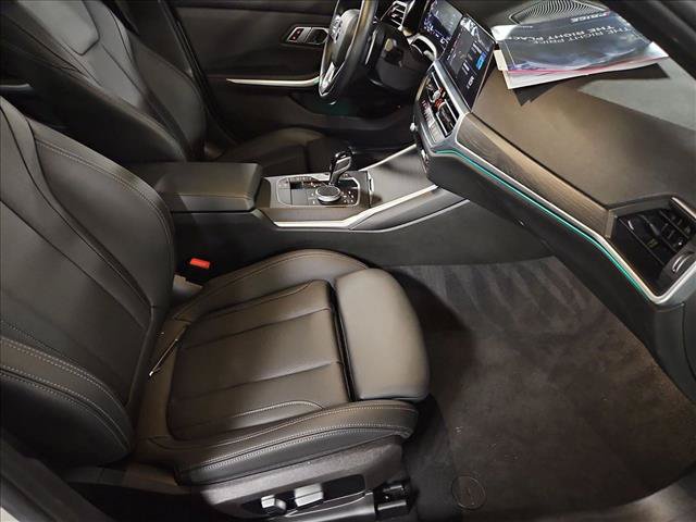 Used 2022 BMW 330i Sedan w/ Driving Assistance Package RWD image 22